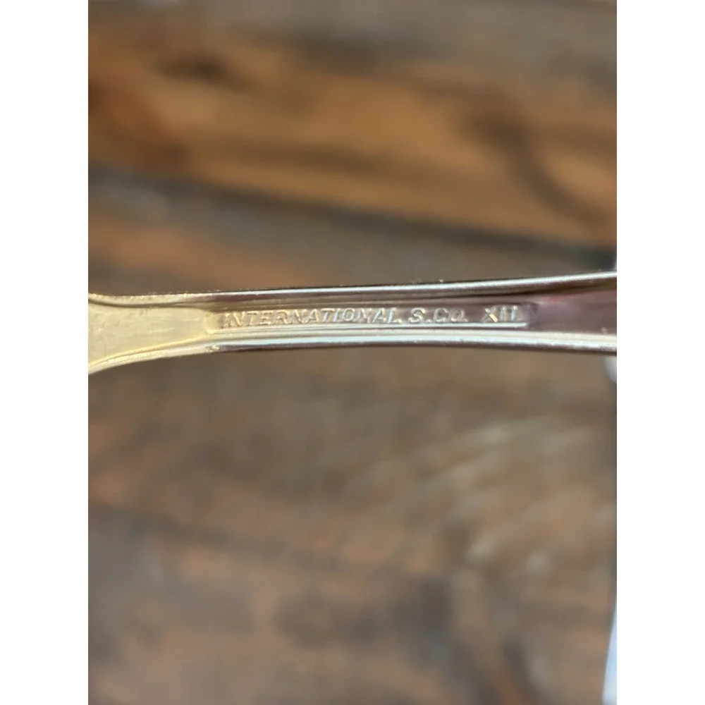 International Silverplate Co.‎ XII 8 Salad Forks & 1 Dinner Fork FLATWARE